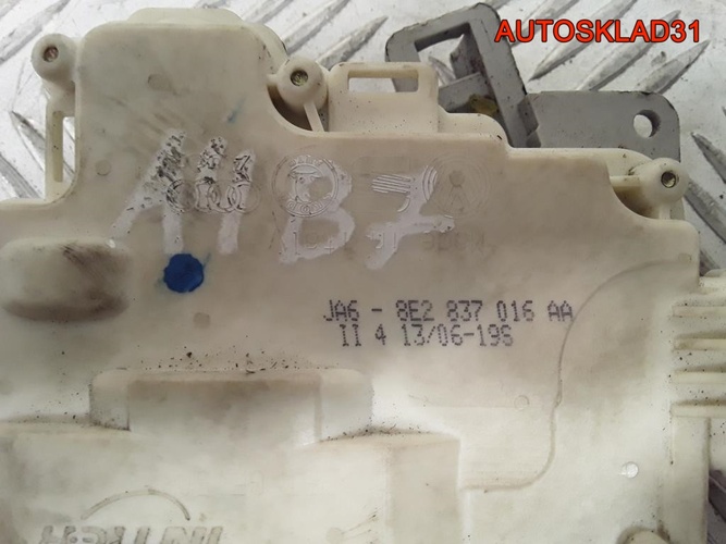 Замок двери передней правой Audi A4 B7 8E2837016AA