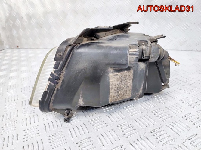 Фара правая Audi A4 B5 8D0941004A Дорестайлинг