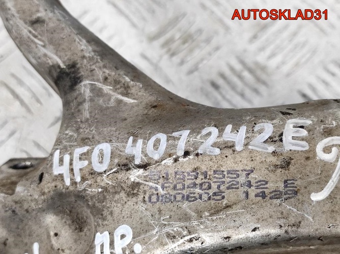 Кулак передний правый Audi A6 C6 4F0407242E
