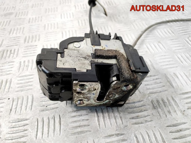 Замок двери передней правой Nissan Qashqai J10