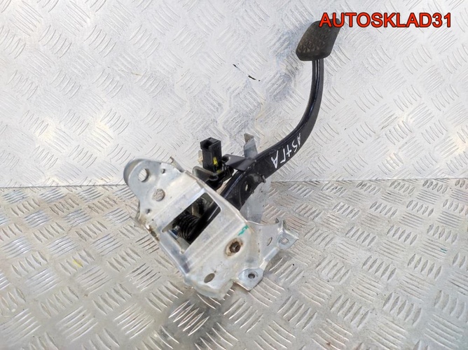 Педаль тормоза МКПП Opel Astra H 5560327