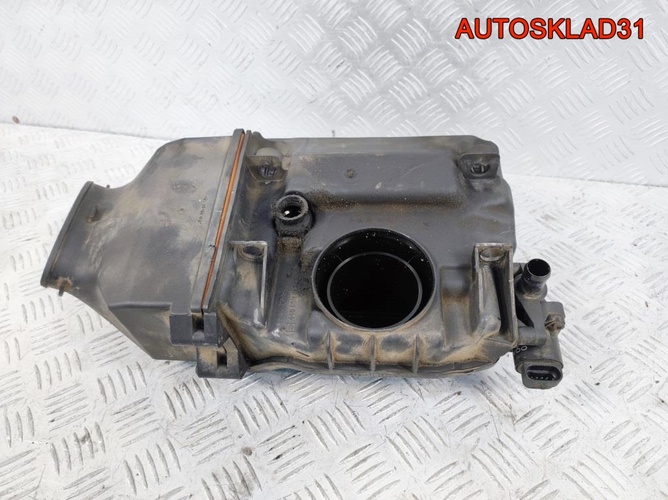 Корпус воздушного фильтра Renault Logan 820023599