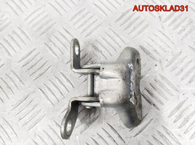Петля двери передняя правая нижняя Toyota Avensis