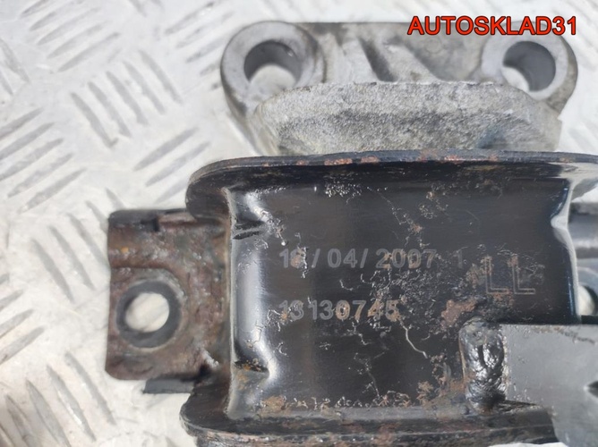 Опора двигателя левая Opel Corsa D 13130745