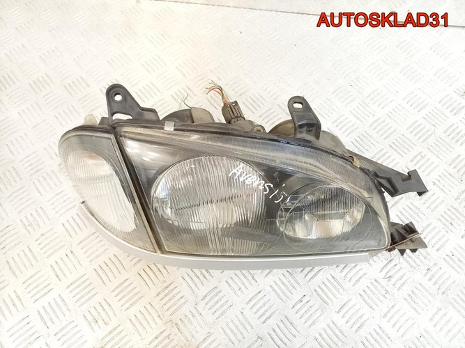 Фара правая Toyota Avensis 1 8113005140  