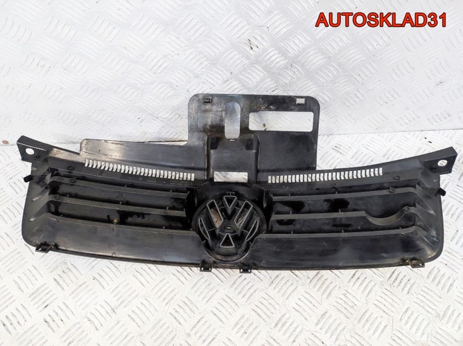 Решетка радиатора Volkswаgen Polo 6Q0853651C
