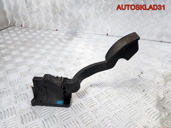 Педаль газа Opel Corsa D 1.2 Z12XEP 13305804