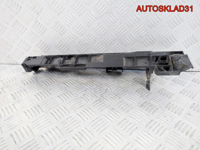 Кронштейн радиатора правый BMW E90 17107524914