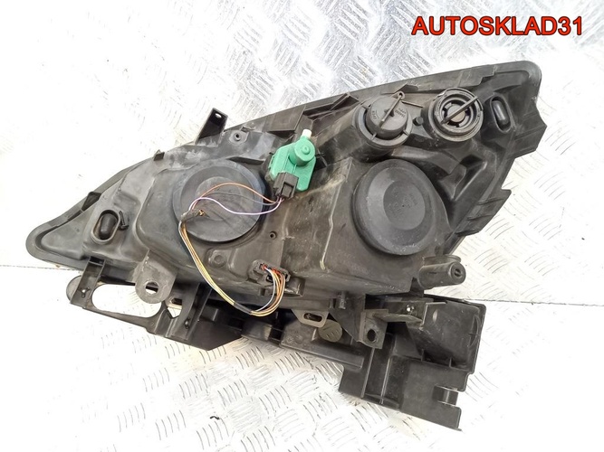 Фара правая Renault Scenic 2 2006-2009 260109999R