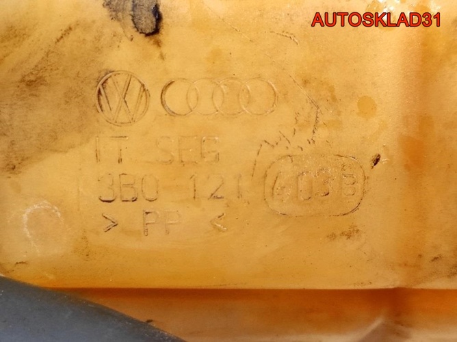 Бачок расширительный VW Passat B5 AZX 3B0121403B
