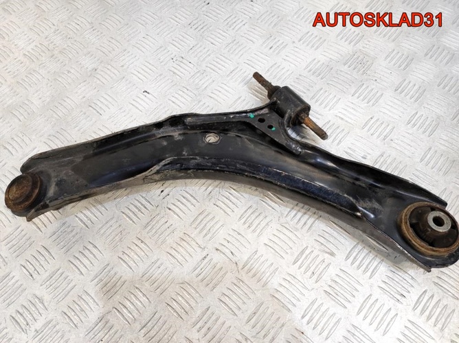 Рычаг передний правый нижний Nissan Qashqai J10