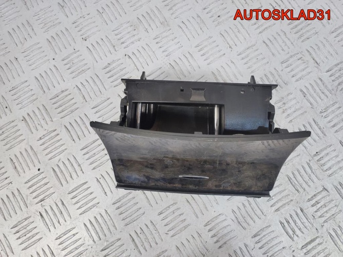 Пепельница передняя Mercedes Benz W211 A2118101330