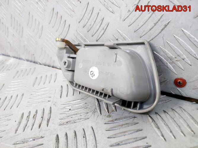 Ручка двери перед внутренняя левая Mercedes W203