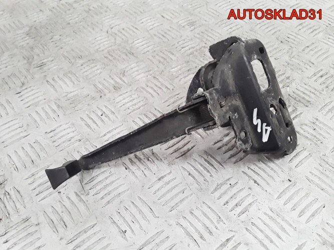 Замок капота Audi A4 B6 8E0823480B