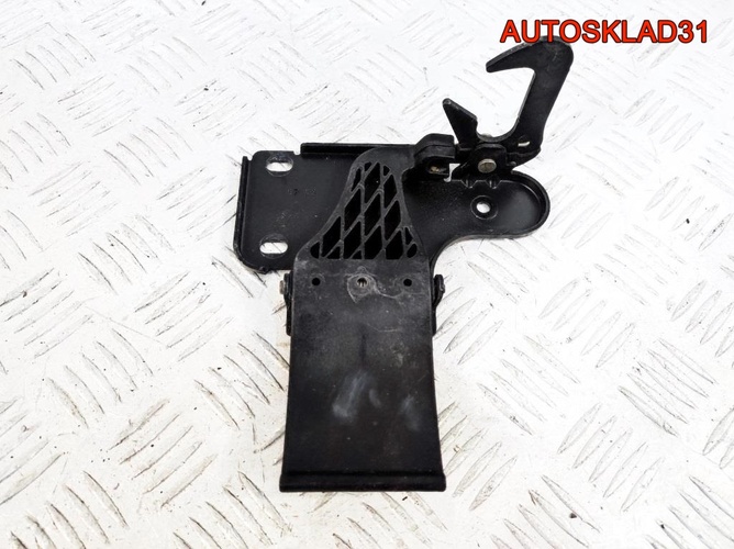 Крючок капота Audi A8 D3 4E0823485B