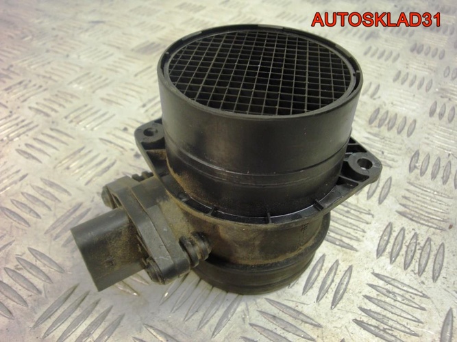 Расходомер воздуха VW Passat B5 2.3 AGZ 071906461A