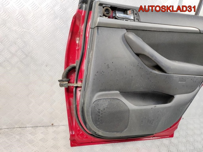 Дверь задняя правая Голая Toyota Avensis 2 Combi