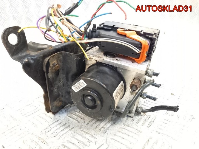 Блок ABS Toyota Yaris 2005-2011 895410D060