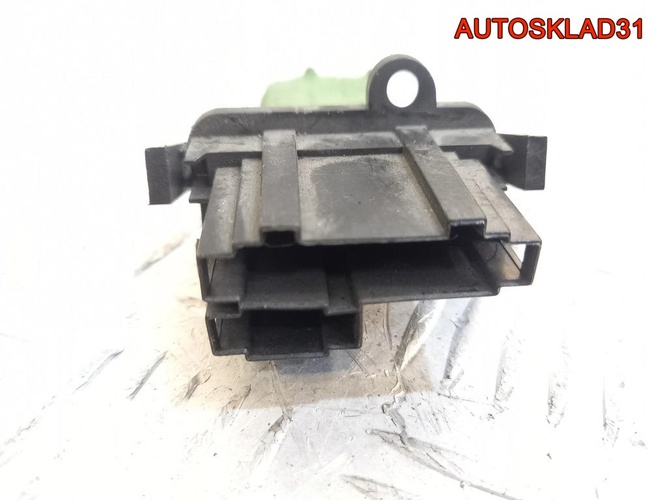 Резистор отопителя Volkswagen Golf 3 3131090055