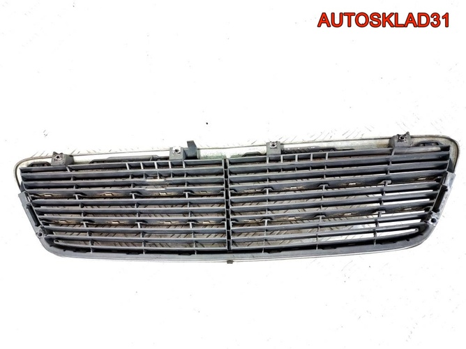 Решетка радиатора Mercedes W203 A2038800483