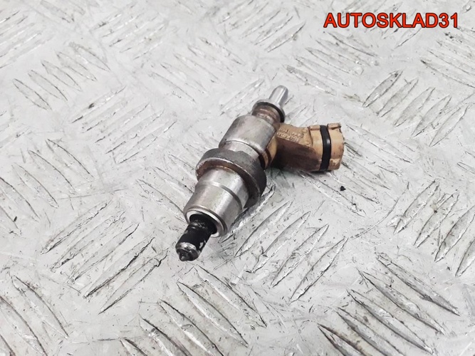 Форсунка дизельная Toyota Avensis 2 2371026011