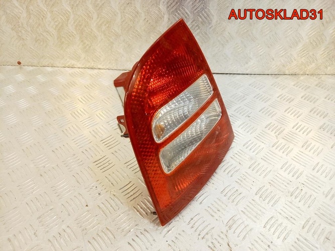 Фонарь задний левый Skoda Octavia 1U6945095 Седан
