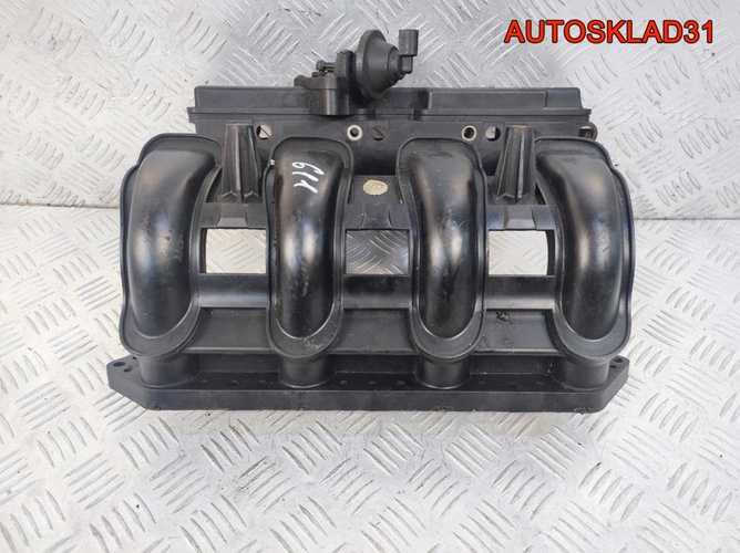 Коллектор впускной Mercedes Vito W638 A6110902437