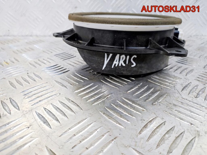 Динамик двери передней Toyota Yaris 861600D180