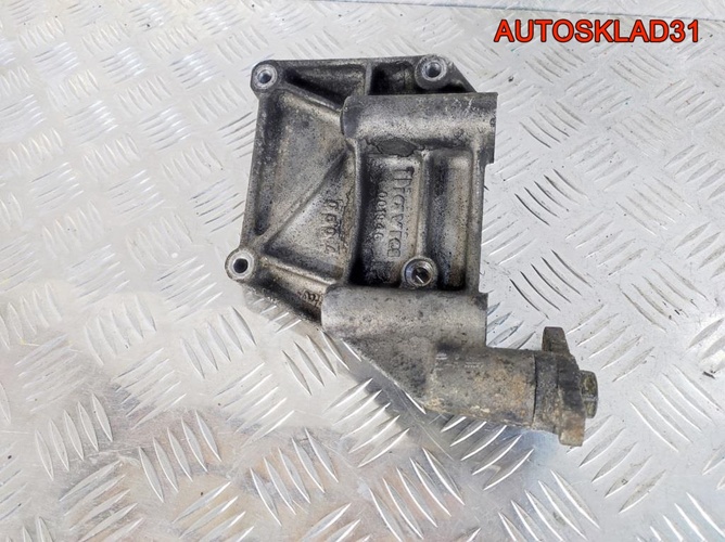Кронштейн двигателя VW Passat B5 1,9 AFN Дизель
