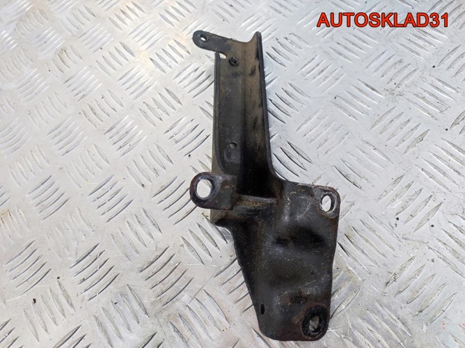 кронштейн МКПП Mercedes Vito 638 A6110980729