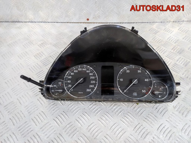 Панель приборов Mercedes Benz W203 A2035409547