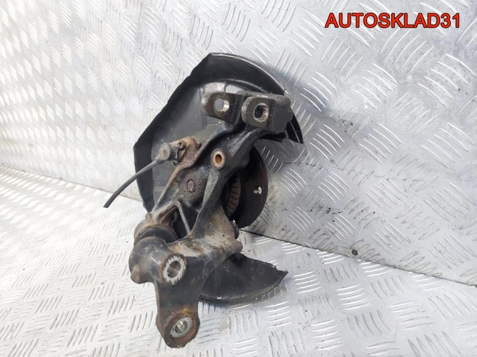 Кулак поворотный задний правый Audi A4 B6 2 WD
