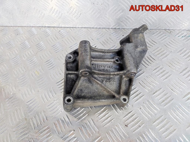 Кронштейн двигателя VW Passat B5 1,9 AFN Дизель