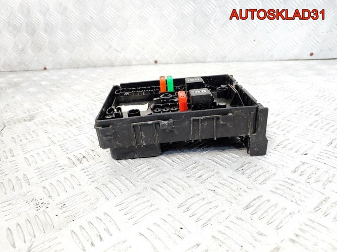 Блок предохранителей Volkswagen Golf 6 1K0937125D