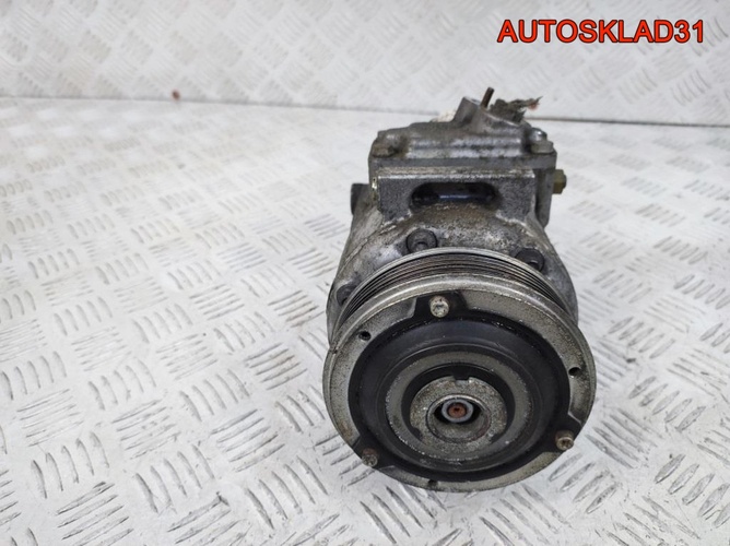 Компрессор кондиционера VW Golf 5 1K0820803G