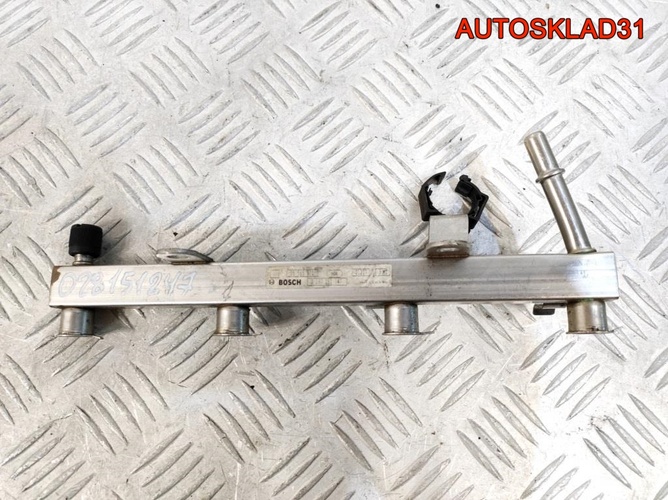 Рейка топливная Opel Astra J 1,4 A14NET 55565971