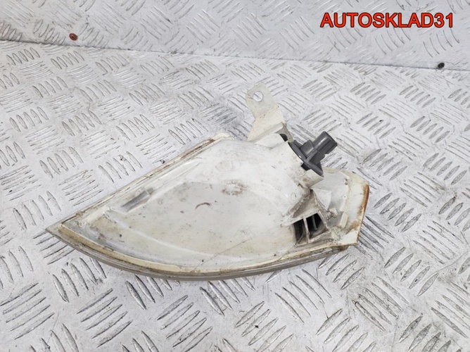 Указатель поворота правый белый Mazda 323 BJ