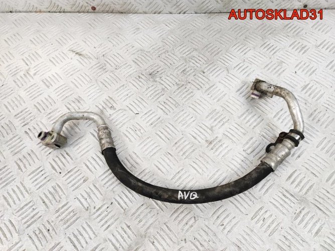 Трубка кондиционера VW Golf Plus BXE 1K0820721C