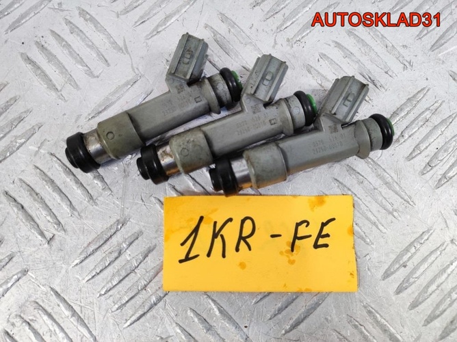 Форсунка топливная Peugeot 107 1KR-FE 2325000010