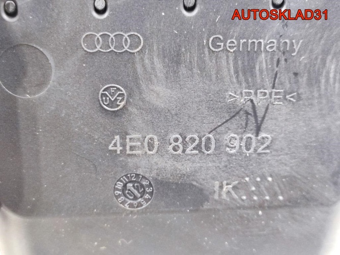Накладка декоративная торпедо Audi A8 4E1857186H