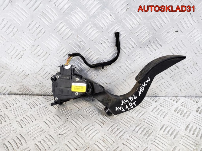 Педаль газа Audi A4 B6 1,8 AVJ Бензин 8EL723523C