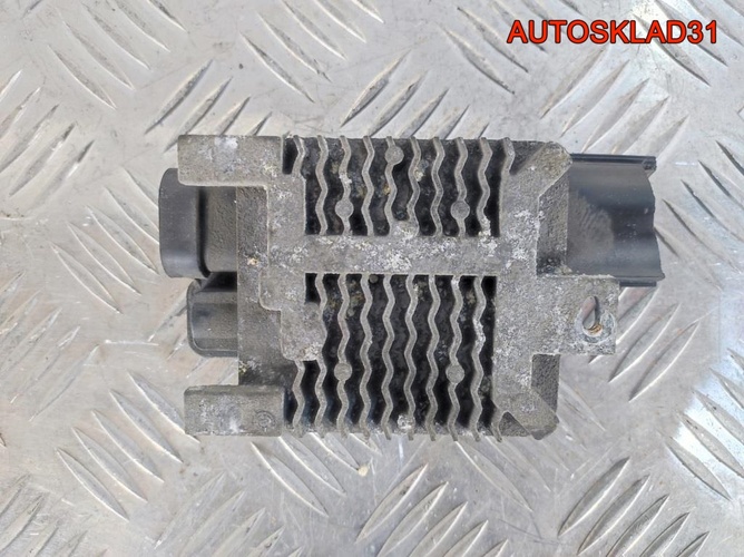Блок управления вентилятора Ford Focus 2 940002904