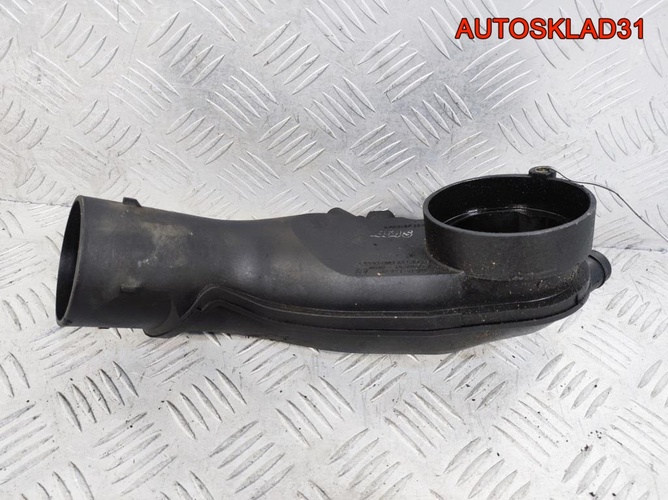 Воздуховод VW Passat B5 2,8 078133356S Бензин