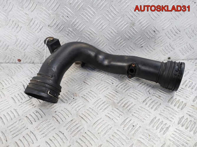 Патрубок интеркулера VW Passat B6 1K0145762BA