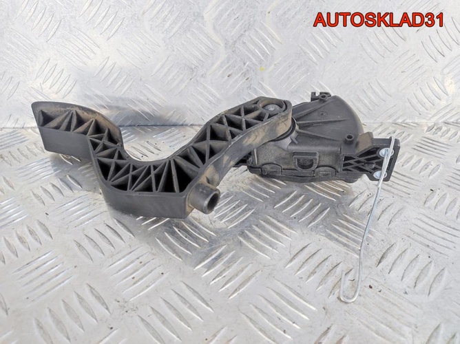  Педаль газа Audi A4 B5 8D1721523J Дизель