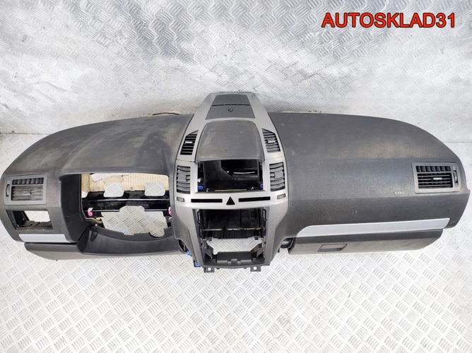 Торпедо Голое Opel Zafira B 13206043