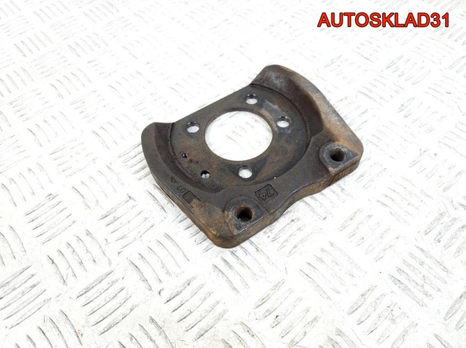 Щит опорный задний правый Opel Astra H 13173019