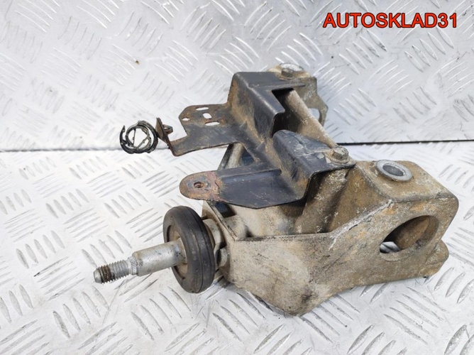 Кронштейн КПП Opel Movano 2,2 G9T 8200027178