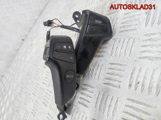 Кнопки мультируля Toyota Avensis T250 75B596