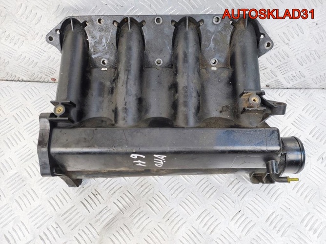 Коллектор впускной Mercedes Vito W638 A6110903237